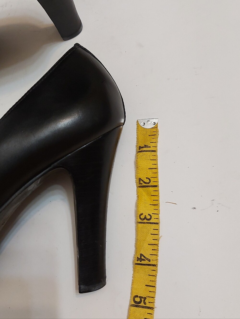 Tory Burch women’s leather shoes - Picture 5 of 9